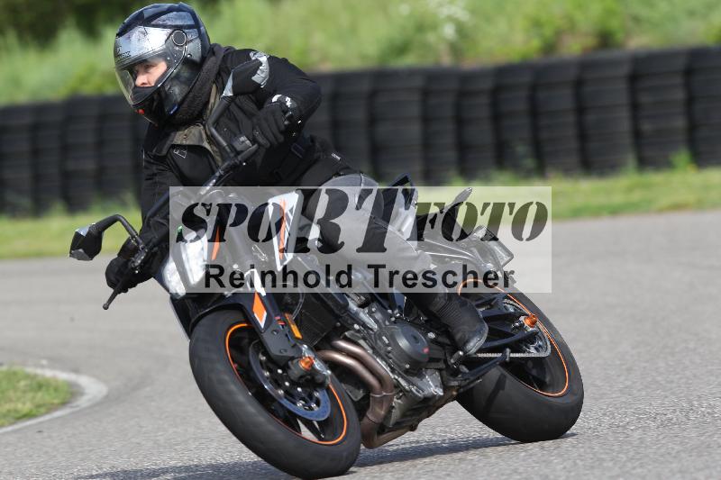 Archiv-2025/10 23.04.2025 Cornu Master School ADR/gruen-vert/11